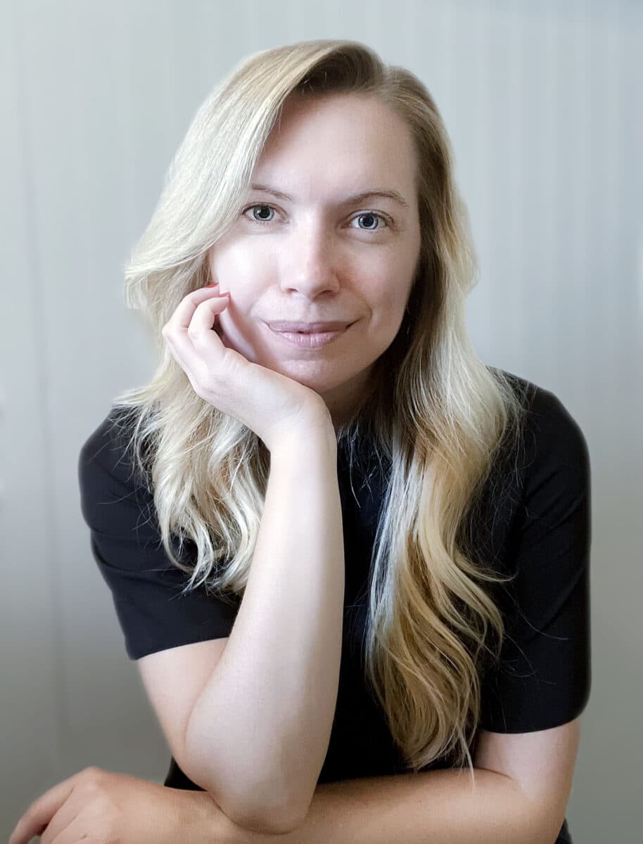 Sarah Williams Bio Picture